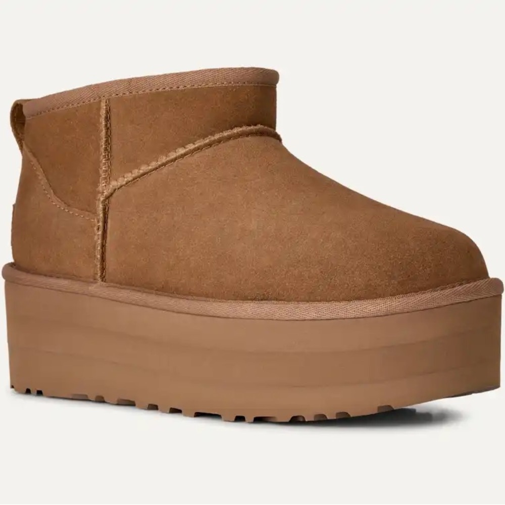 UGG Classic Mini Platform in Chestnut